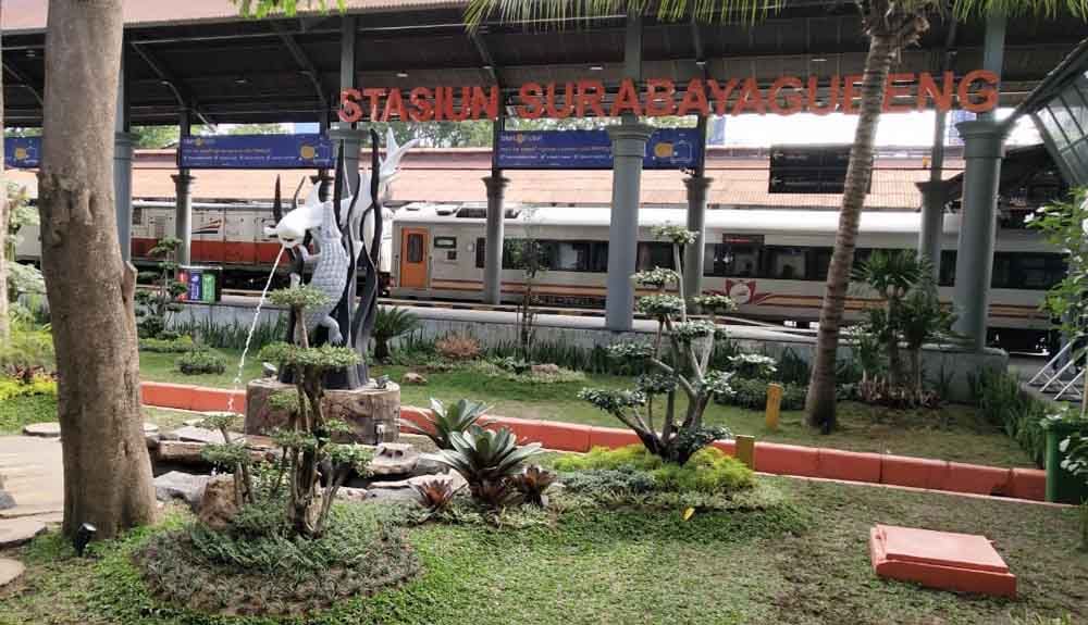 Detail Gambar Stasiun Kereta Api Gubeng Nomer 17