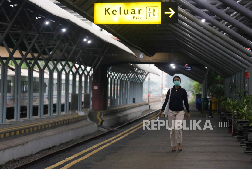 Detail Gambar Stasiun Kereta Api Gubeng Nomer 29