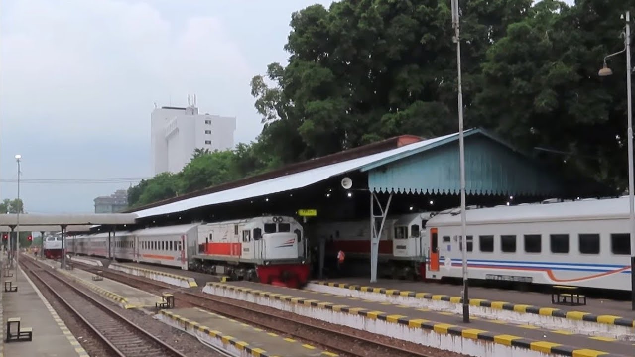 Detail Gambar Stasiun Kereta Api Gubeng Nomer 30