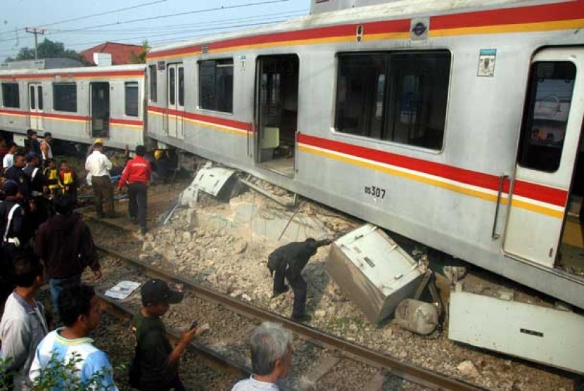 Detail Gambar Stasiun Kereta Api Krl Depok Nomer 30