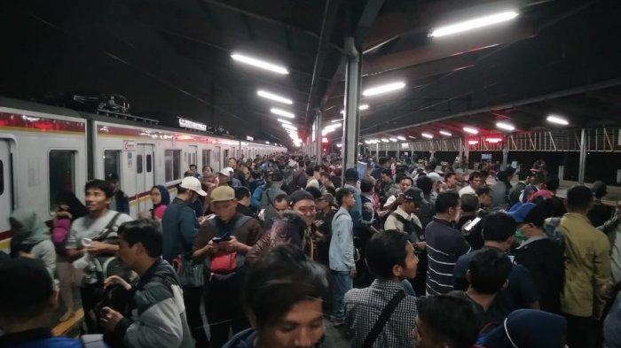 Detail Gambar Stasiun Kereta Api Krl Depok Nomer 32