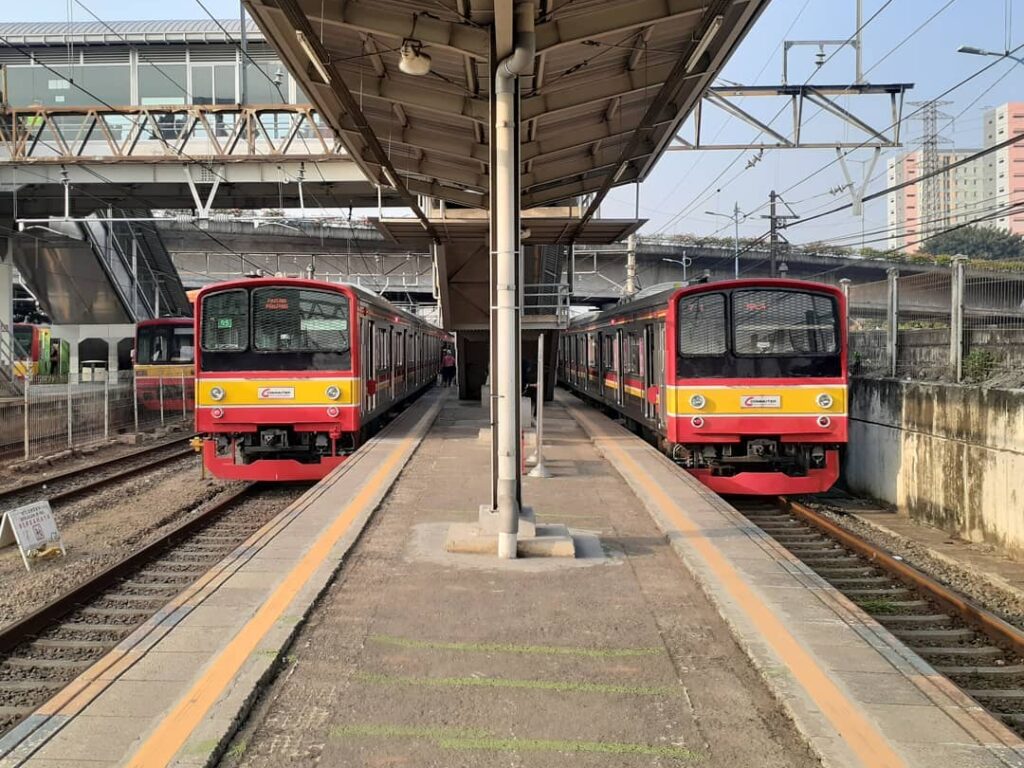 Detail Gambar Stasiun Kereta Api Krl Depok Nomer 43