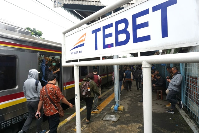 Detail Gambar Stasiun Kereta Api Krl Depok Nomer 53