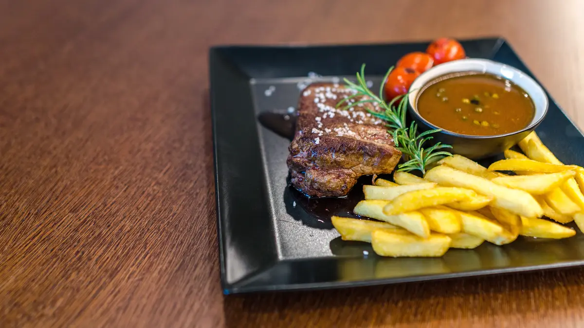 Detail Gambar Steak Daging Nomer 26