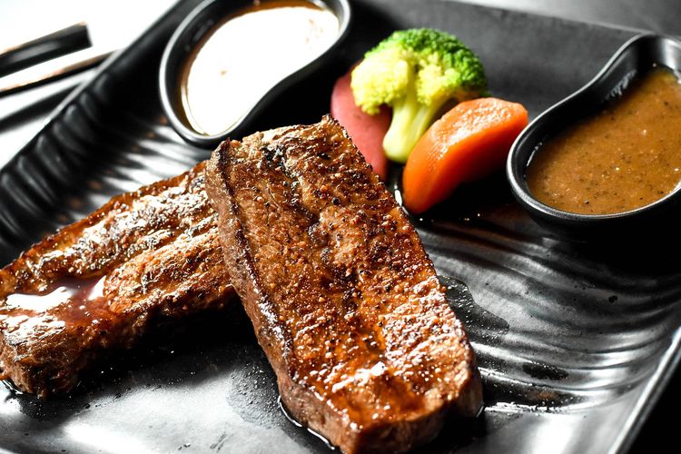 Detail Gambar Steak Daging Nomer 50