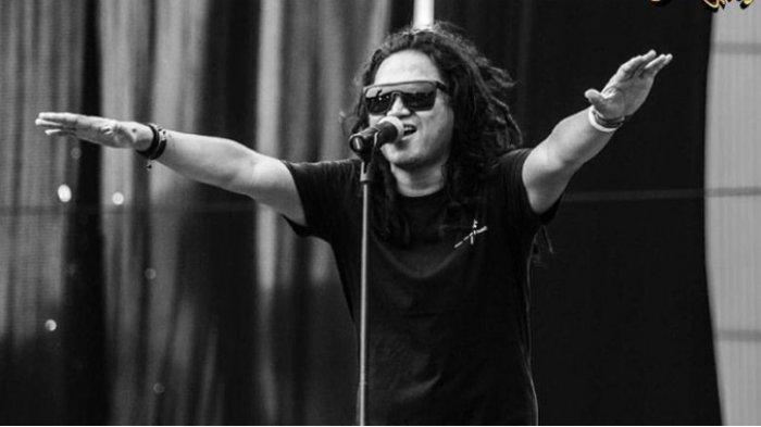 Detail Gambar Steven Jam Nomer 2