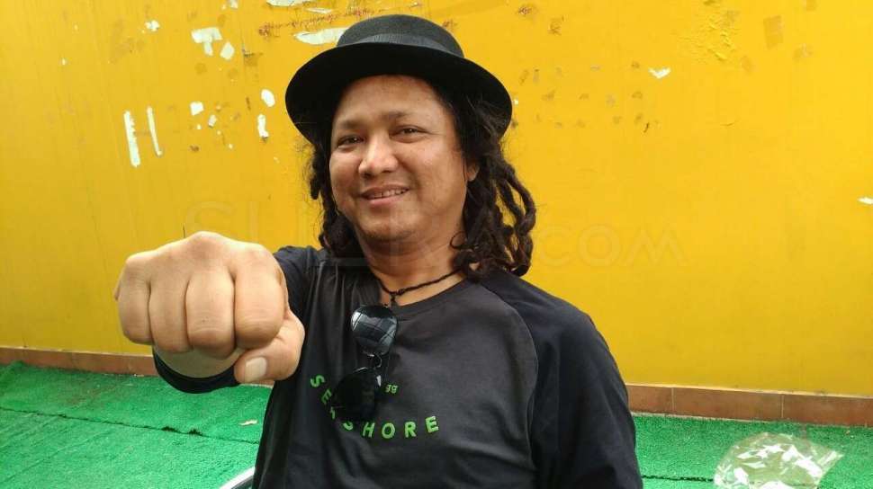 Detail Gambar Steven Jam Nomer 21