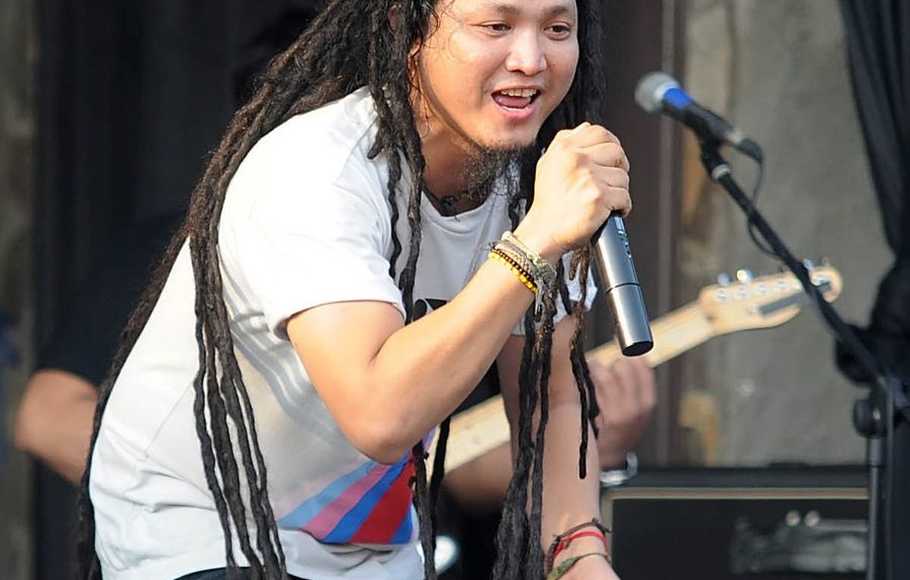 Detail Gambar Steven Jam Nomer 4