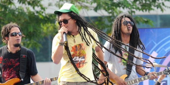 Detail Gambar Steven Jam Nomer 8