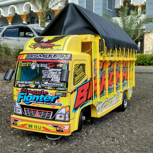 Detail Gambar Stiker Mobil Truk Nomer 33