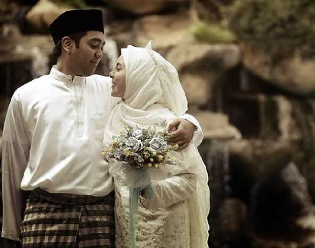 Detail Gambar Suami Istri Romantis Nomer 36