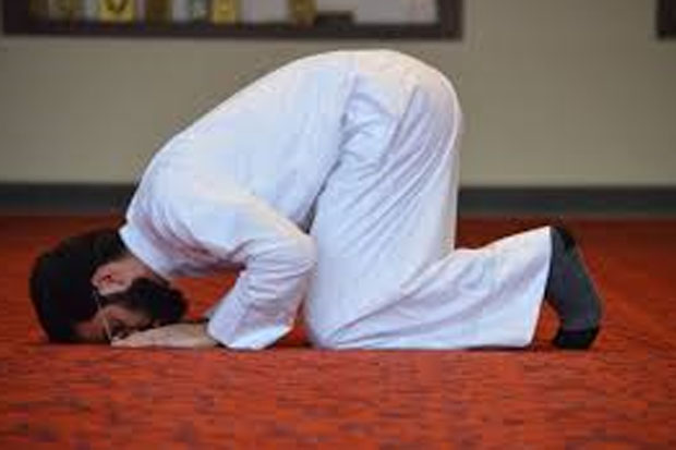 Detail Gambar Sujud Yang Benar Nomer 17