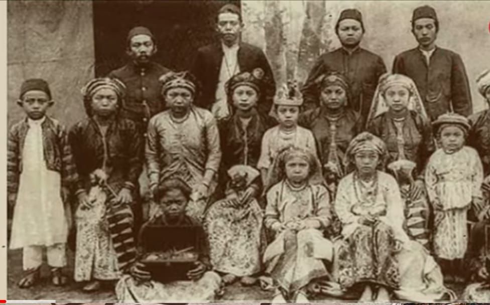 Detail Gambar Suku Jawa Nomer 8