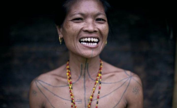 Detail Gambar Suku Mentawai Nomer 6
