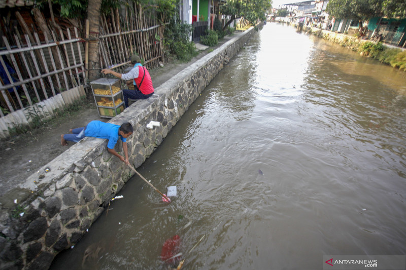 Detail Gambar Sungai Kotor Nomer 16