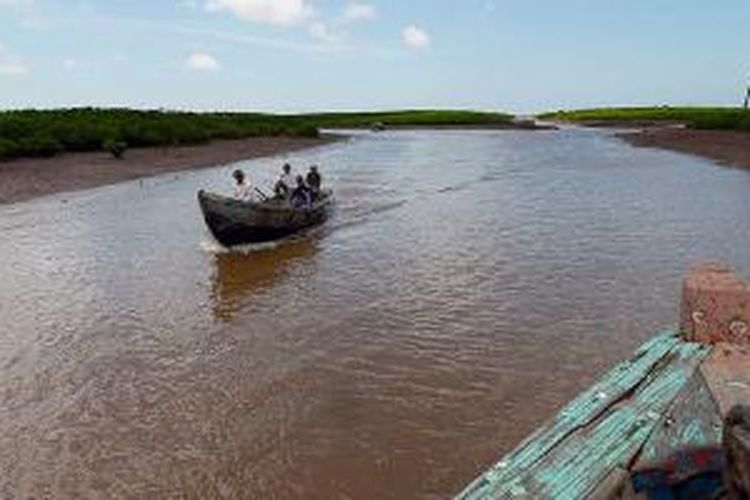 Gambar Sungai Merah Di Vietnam - KibrisPDR