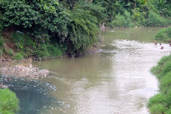 Detail Gambar Sungai Tercemar Nomer 43