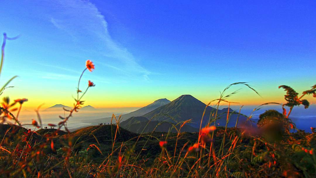 Detail Gambar Sunrise Di Gunung Nomer 15