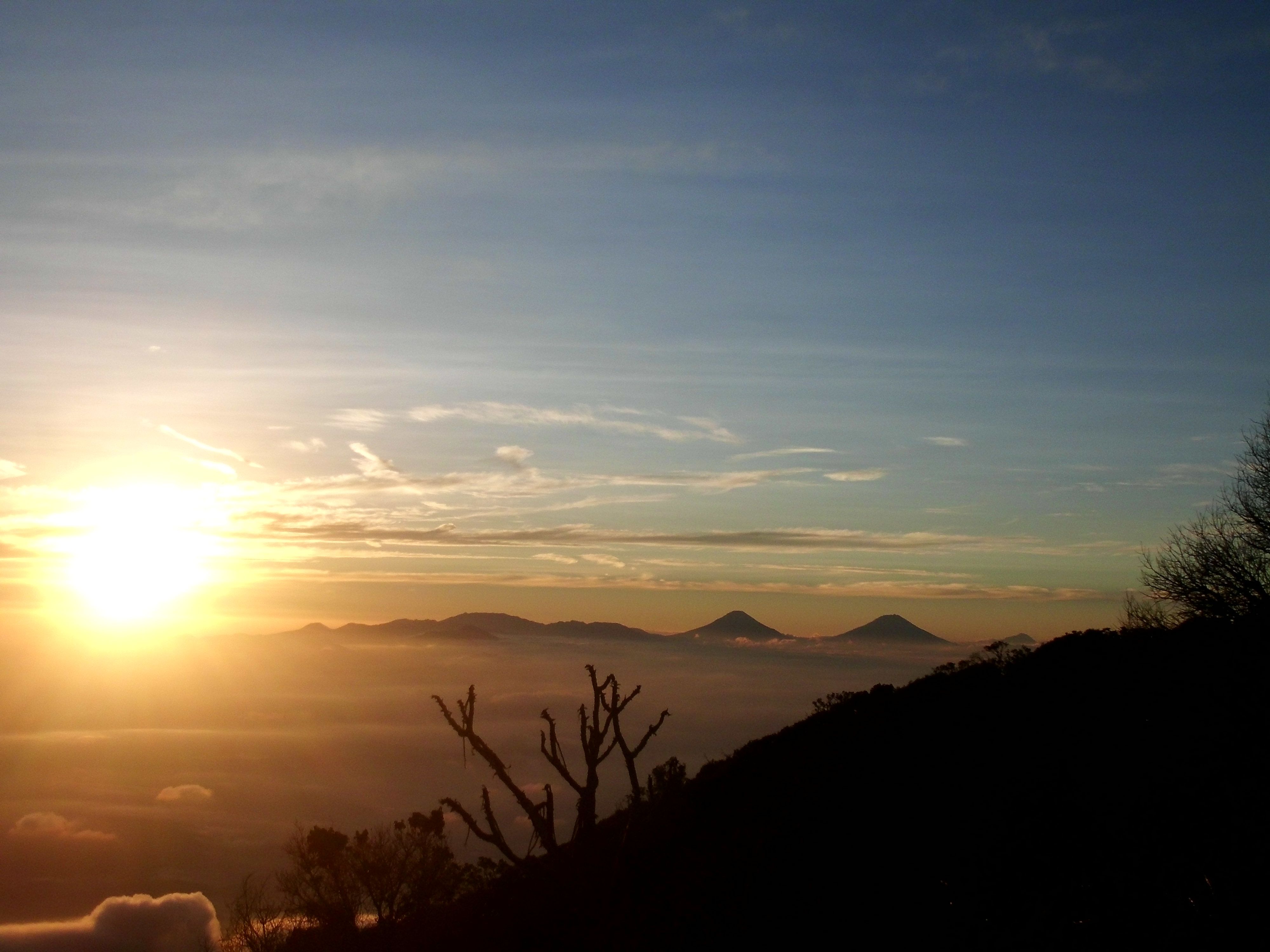 Detail Gambar Sunrise Di Gunung Nomer 18