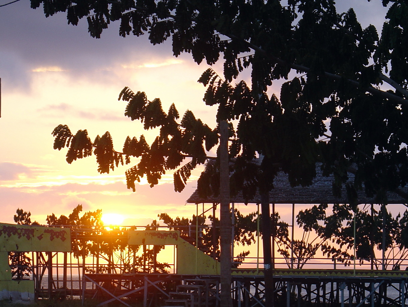 Detail Gambar Sunrise Di Halmahera Nomer 5