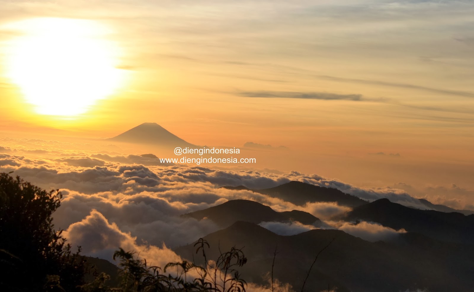 Detail Gambar Sunset Di Gunung Nomer 33