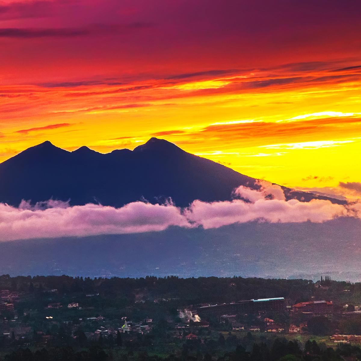 Detail Gambar Sunset Di Gunung Gambar Sunset Nomer 3