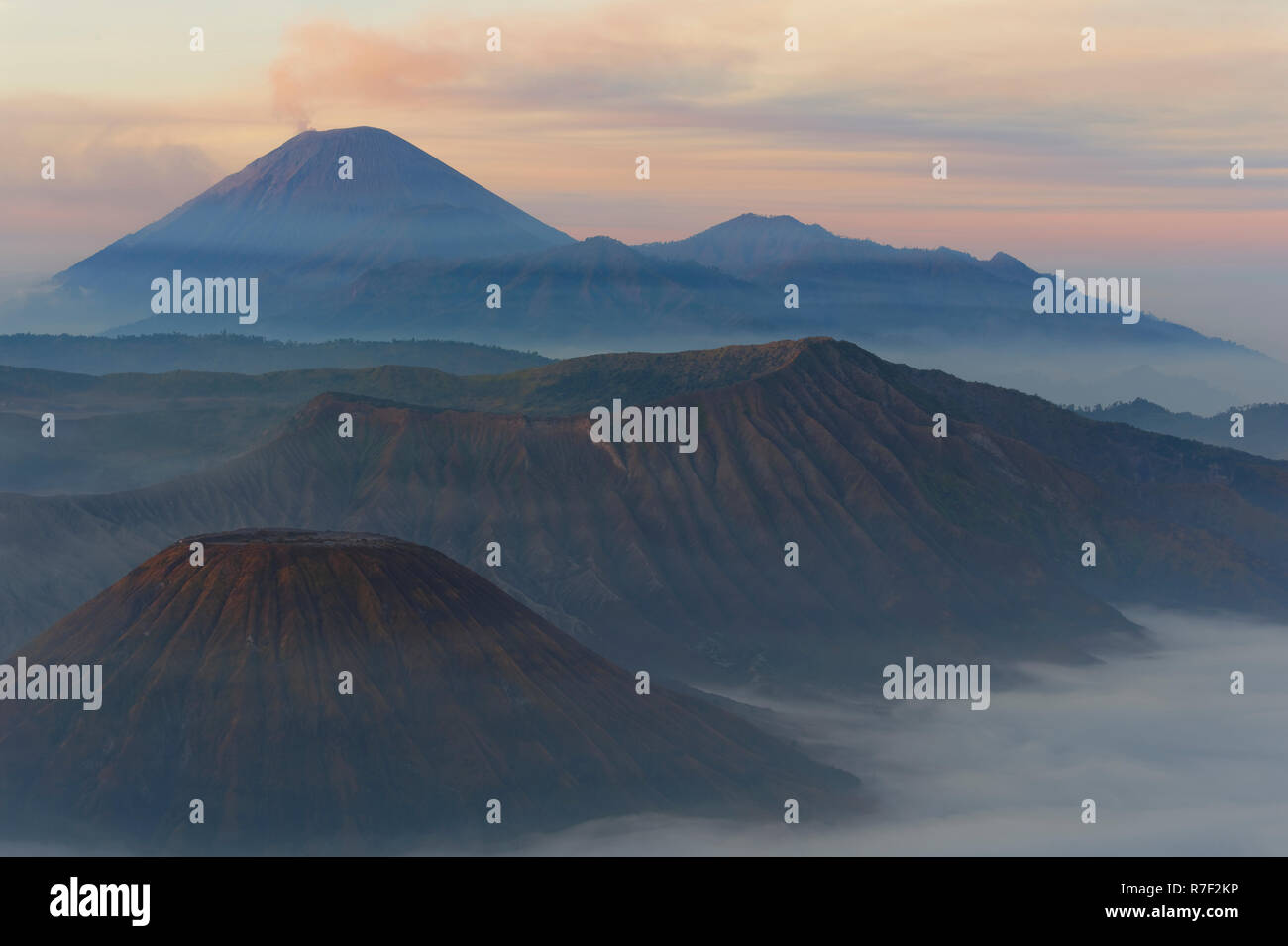 Detail Gambar Sunset Di Gunung Gunung Bromo Nomer 45