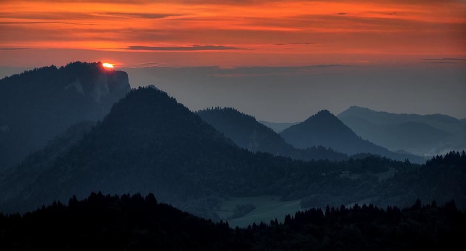 Detail Gambar Sunset Di Gunung Pemandangan Nomer 36