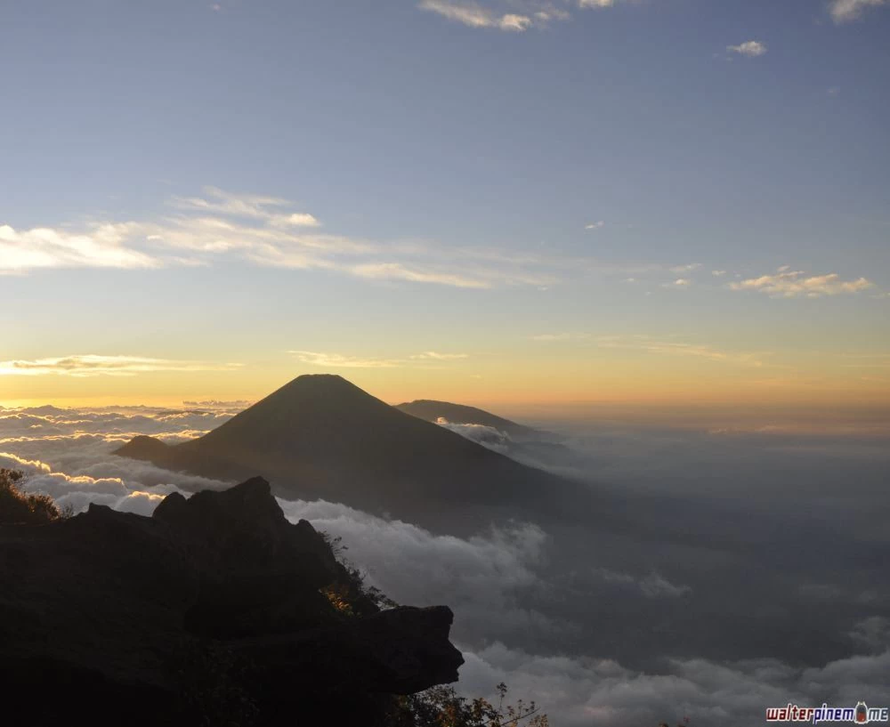 Detail Gambar Sunset Di Gunung Pemandangan Indah Nomer 11