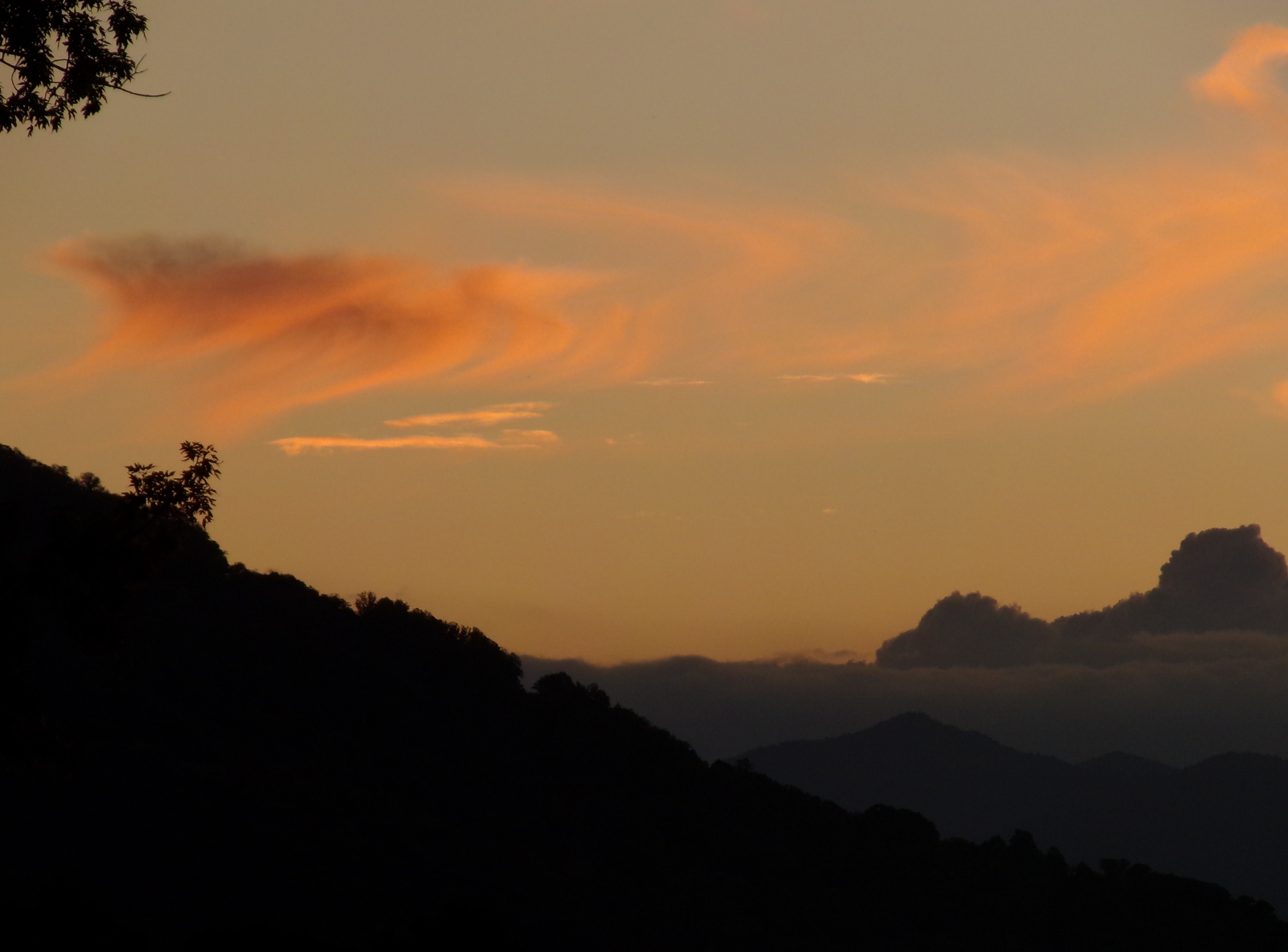 Detail Gambar Sunset Di Gunung Pemandangan Indah Nomer 26