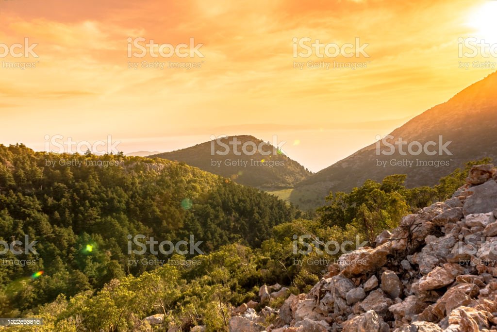 Detail Gambar Sunset Di Gunung Pemandangan Indah Nomer 44