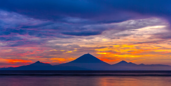 Detail Gambar Sunset Di Gunung Pemandangan Indah Nomer 6