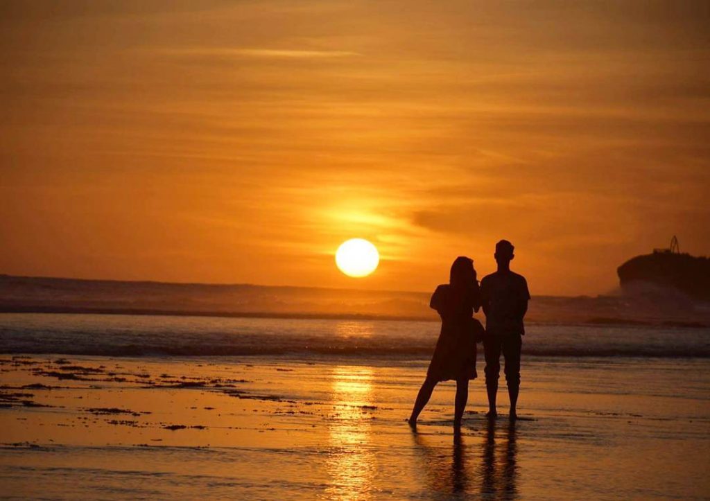 Detail Gambar Sunset Di Gunung Pemandangan Indah Pantai Nomer 4