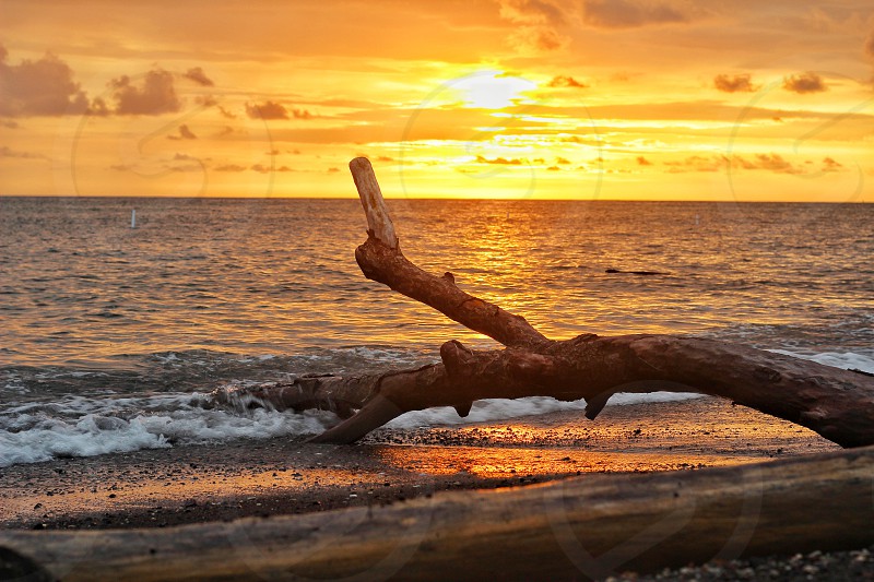 Detail Gambar Sunset Di Maluku Utara Nomer 5