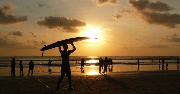 Detail Gambar Sunset Di Pantai Bali Nomer 19