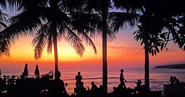 Detail Gambar Sunset Di Pantai Bali Nomer 4