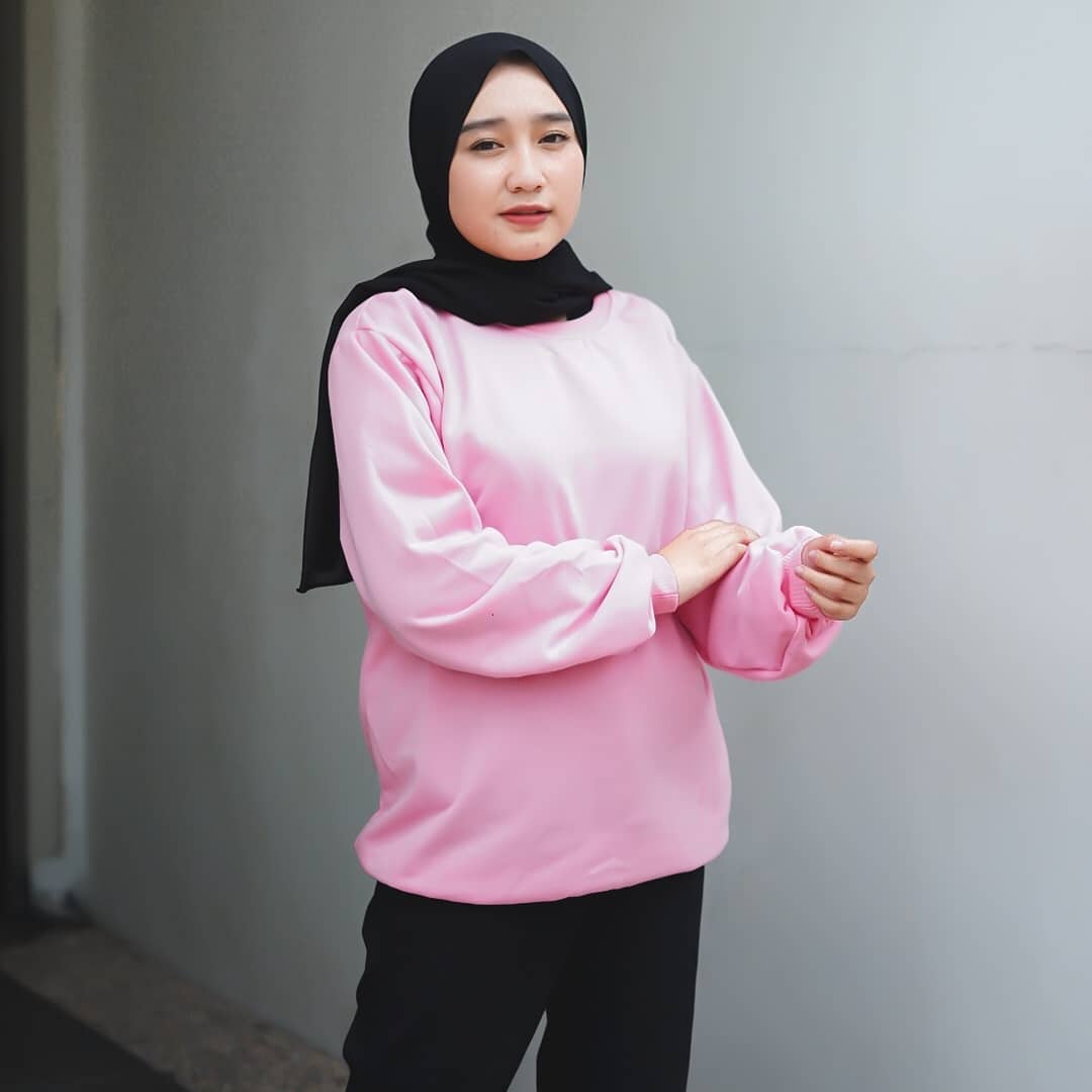 Detail Gambar Sweater Polos Wanita Nomer 40