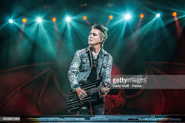 Detail Gambar Synyster Gates Nomer 58