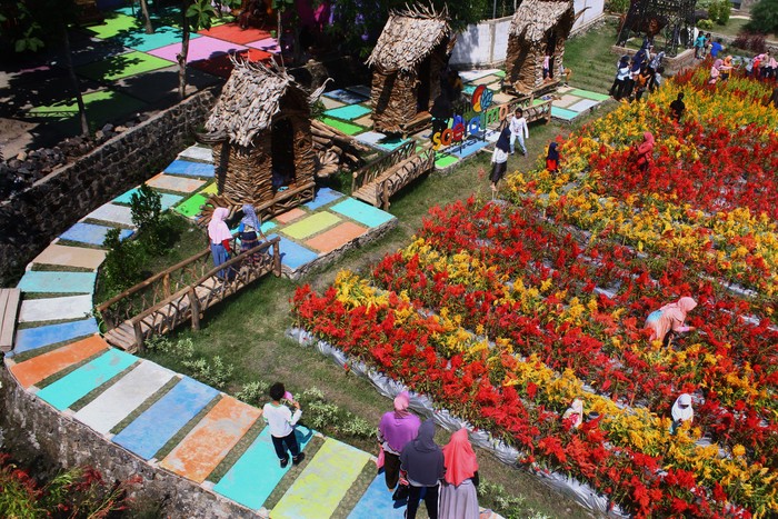 Detail Gambar Taman Bunga Di Sekolah Nomer 18