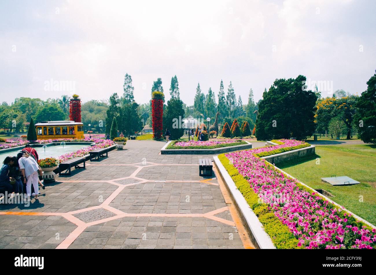 Detail Gambar Taman Bunga Nusantara Nomer 17