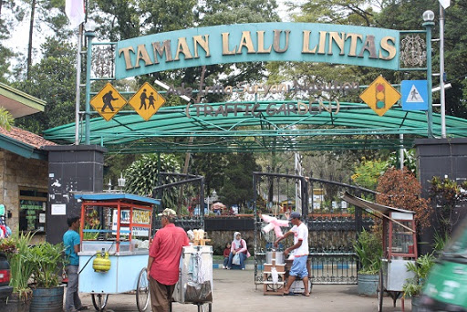 Detail Gambar Taman Lalu Lintas Nomer 27