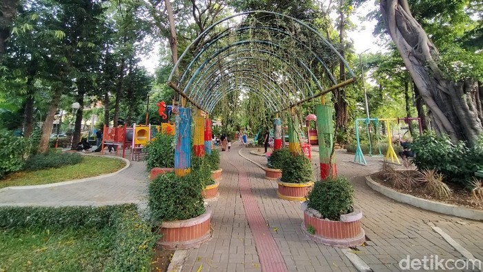 Detail Gambar Taman Surabaya Nomer 7