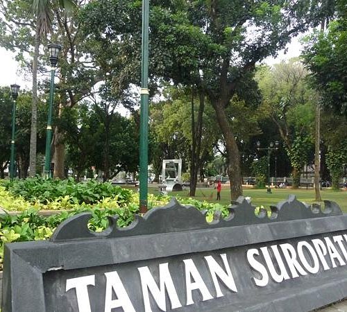 Detail Gambar Taman Suropati Nomer 55