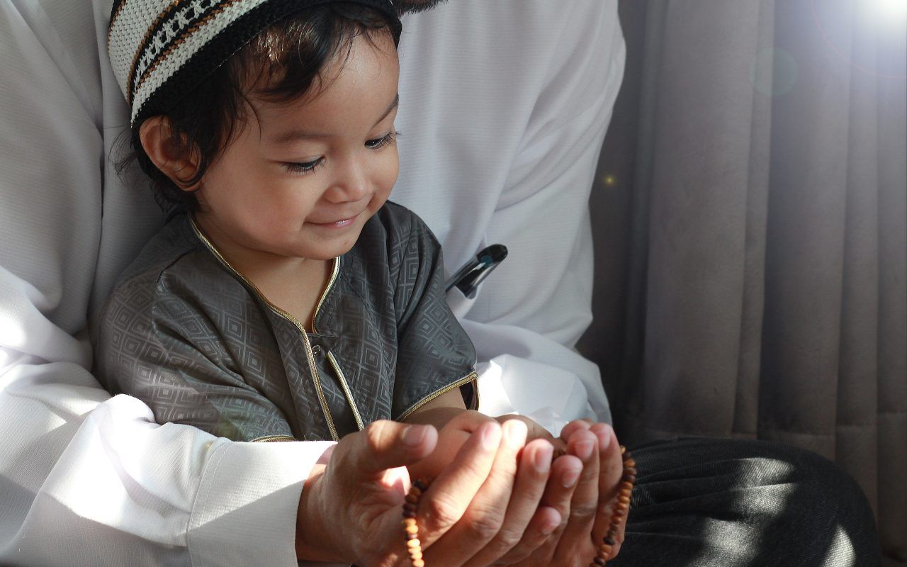 Detail Gambar Tangan Anak Dan Kedua Orang Tua Nomer 18