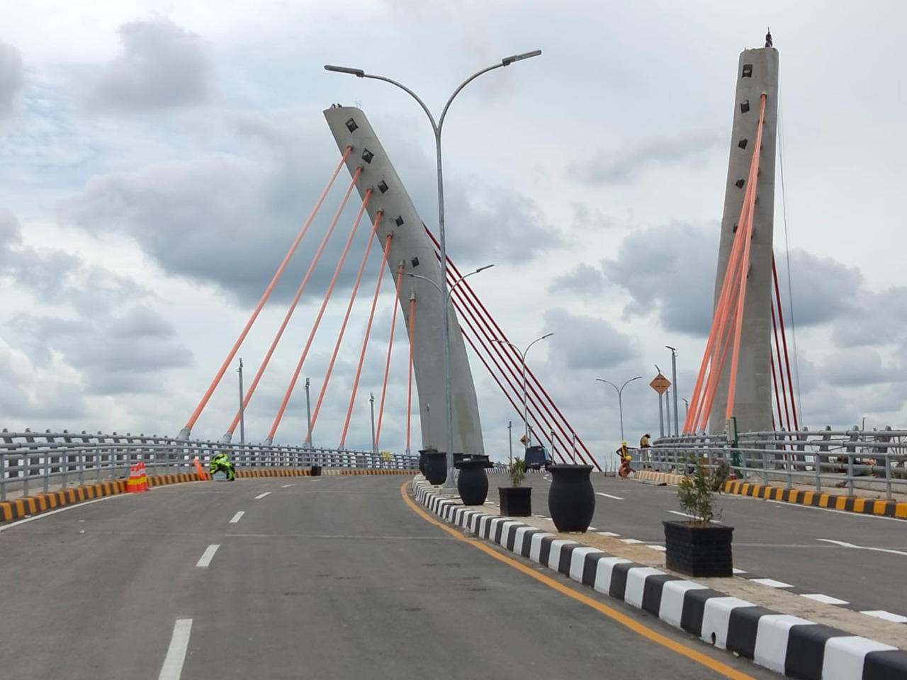 Detail Gambar Tangan Jembatan Lengkung Nomer 30