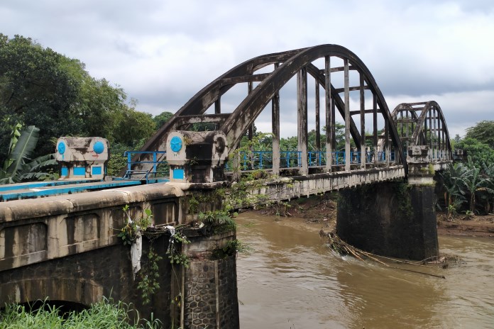 Detail Gambar Tangan Jembatan Lengkung Nomer 39