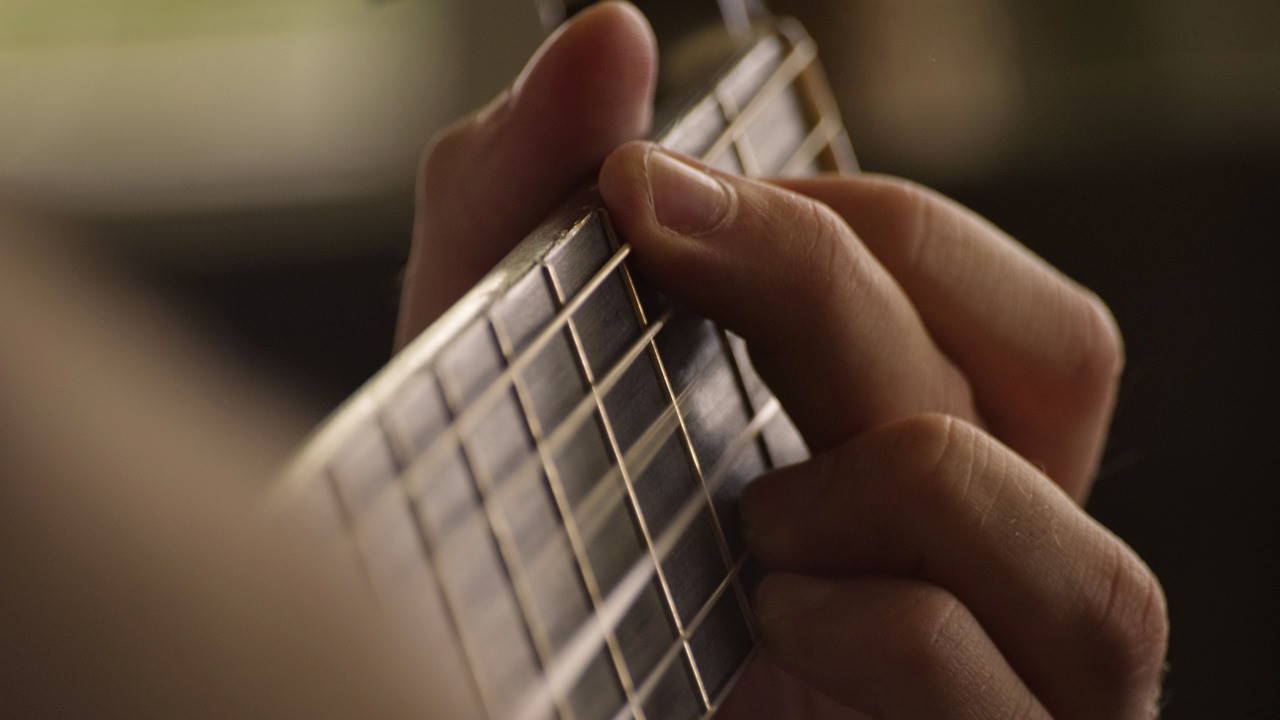 Detail Gambar Tangan Kunci Gitar Nomer 42