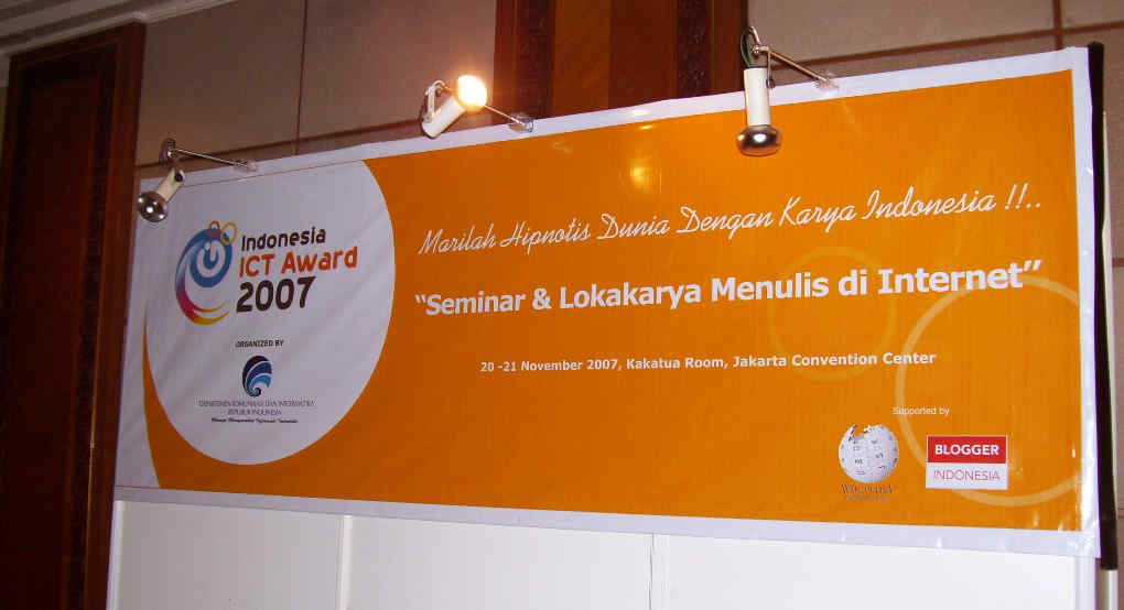 Detail Desain Backdrop Seminar Nomer 35