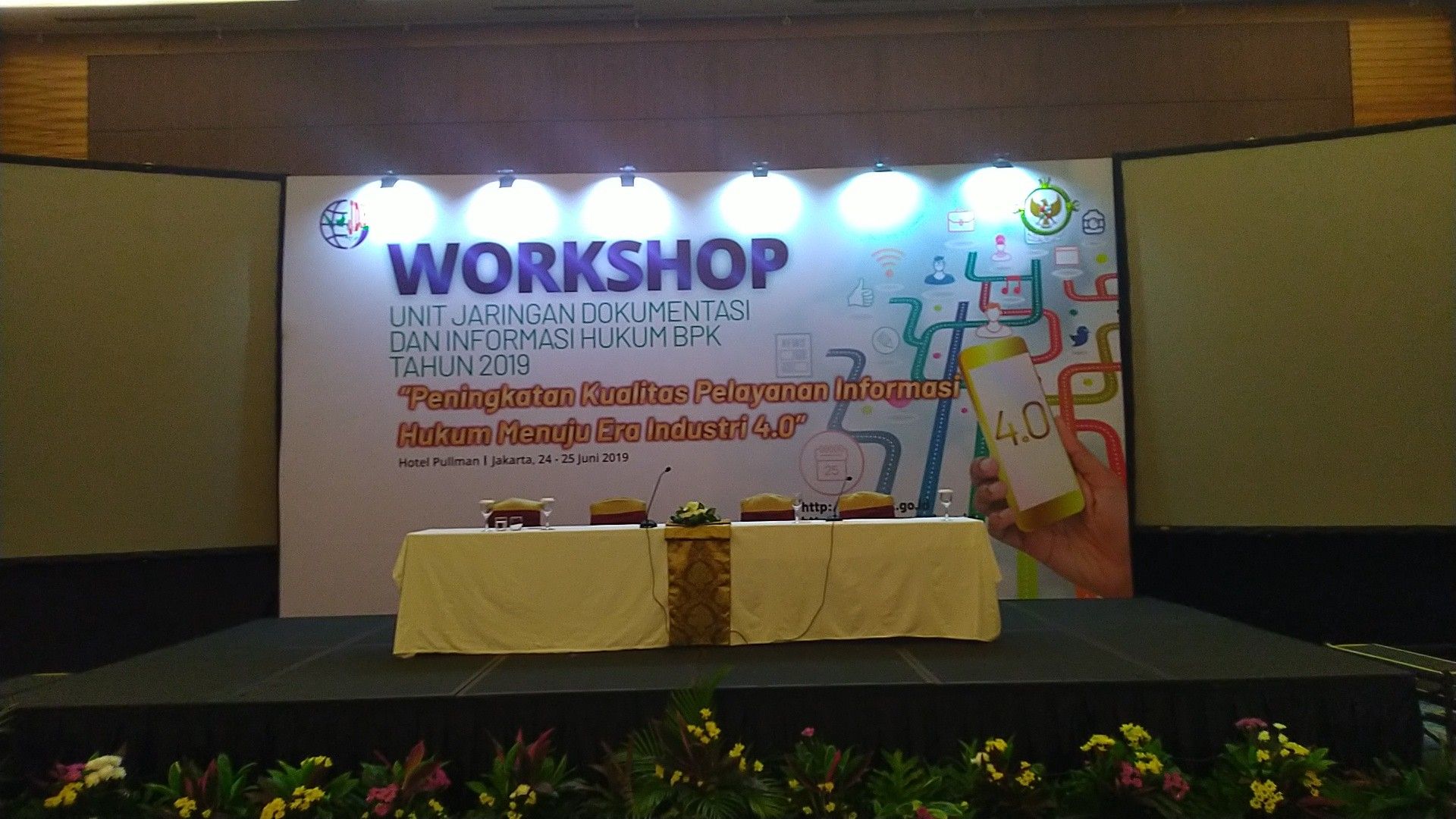 Detail Desain Backdrop Seminar Nomer 8