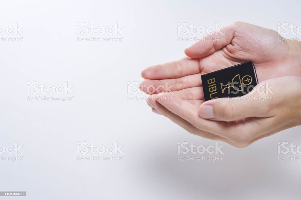 Detail Gambar Tangan Sedang Berdoa Nomer 46